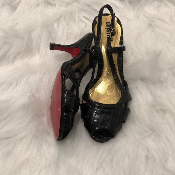 Unlisted peep toe red bottom heels - Picture 2 of 5